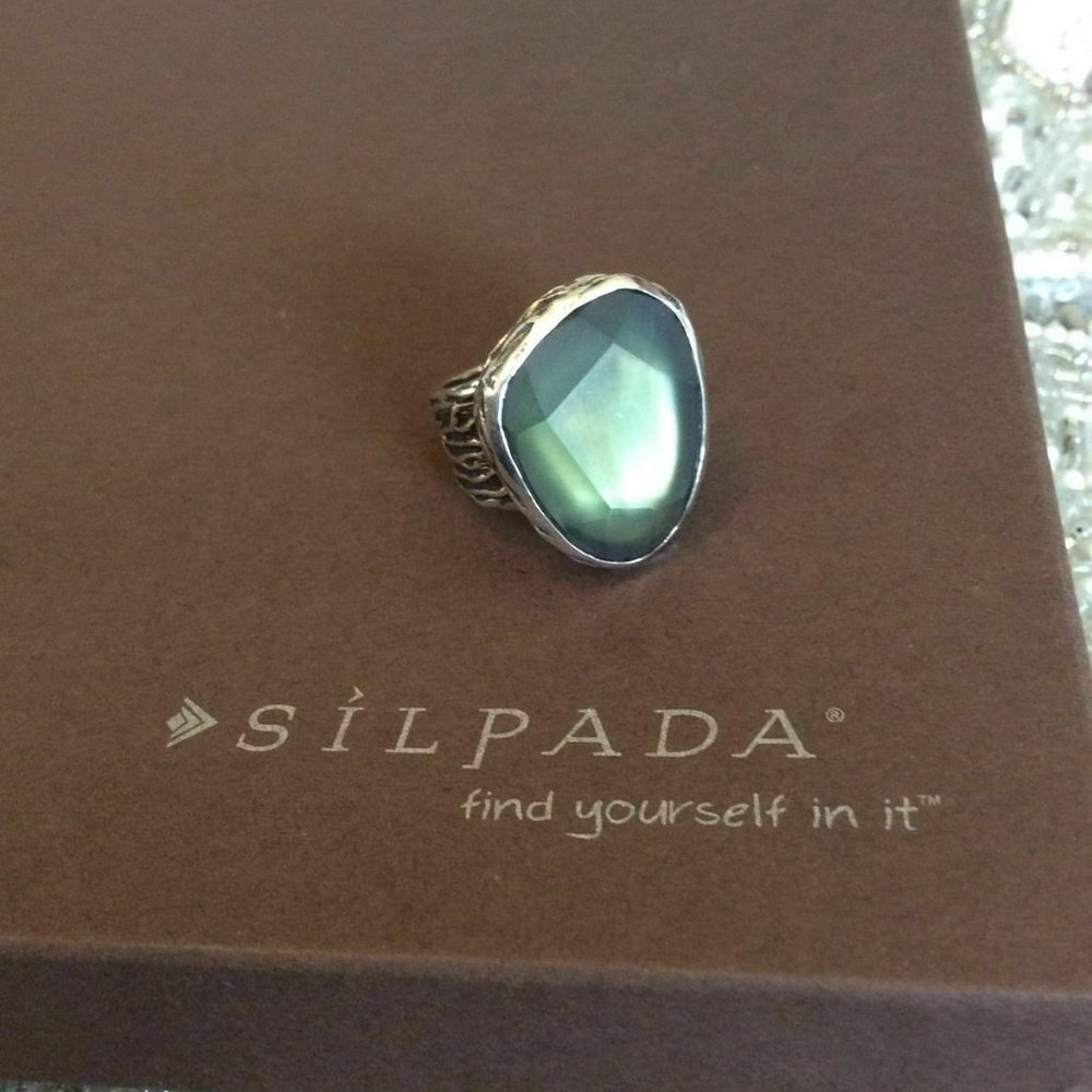 Silpada Green Glass and .925 Sterling Silver Ring R1852